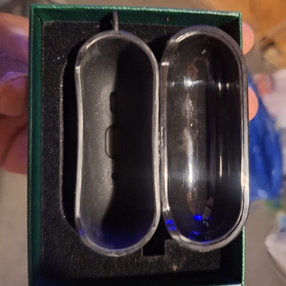Designer Inspired Airpod case - New in box - Picture 3 of 3